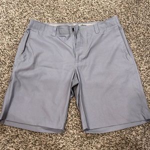 Men’s Callaway gray golf shorts. Size 34